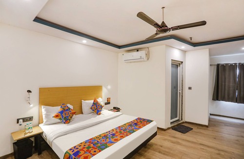 Noida Hotel | Fabhotel F9 Sector 58