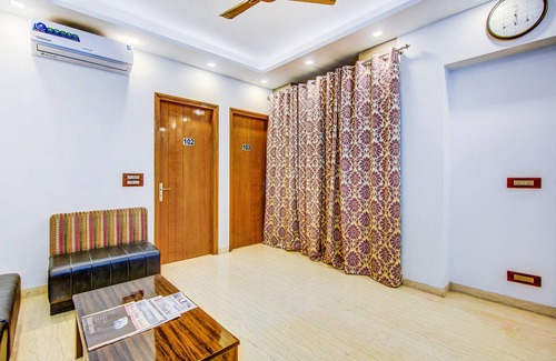 Lajpat Nagar Hotel | Fabhotel Floyd