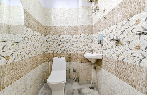 Mansarovar Hotel | FabHotel Golden Leaf I