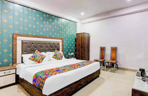 Vasundhara Hotel | Fabhotel Golden Stone