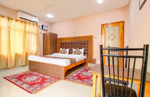 Srinagar Hotel | FabHotel Grand Comforts