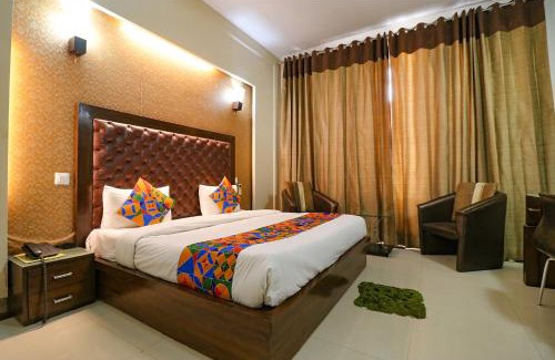 Kalkaji Hotel | FabHotel Happy Residency
