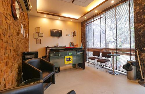 Kalkaji Hotel | FabHotel Happy Residency