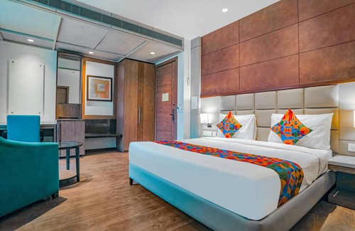 Chhatarpur Hotel | FabHotel Hexa Chhatarpur