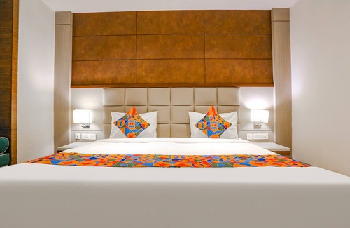 Chhatarpur Hotel | FabHotel Hexa Chhatarpur