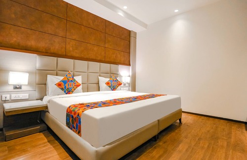 Chhatarpur Hotel | FabHotel Hexa Chhatarpur