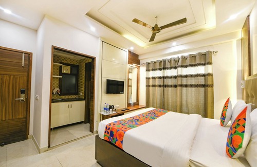 Lajpat Nagar Hotel | Fabhotel Just Inn