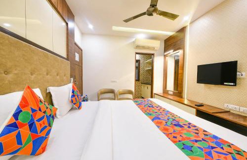 Lajpat Nagar Hotel | FabHotel Just Inn - Nr Lajpat Nagar Market