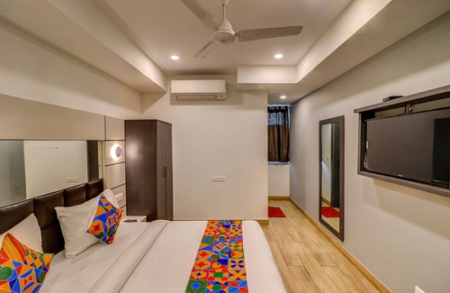 Kirti Nagar Hotel | FabHotel Kirti Nagar New Delhi