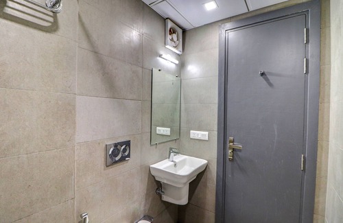 Kirti Nagar Hotel | FabHotel Kirti Nagar New Delhi
