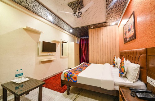 Paltan Bazaar Hotel | Fabhotel Krishna Palace