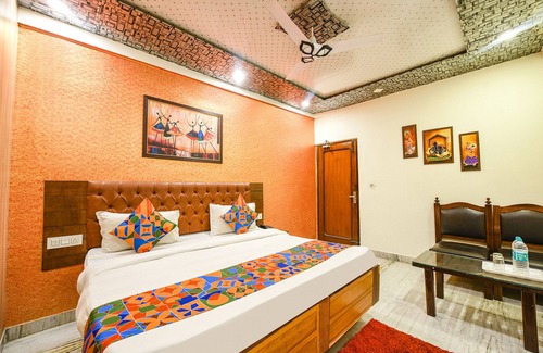 Paltan Bazaar Hotel | Fabhotel Krishna Palace