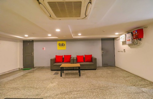 Punjabibagh Hotel | FabHotel La Serene Punjabi Bagh