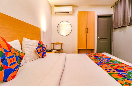 Punjabibagh Hotel | FabHotel La Serene Punjabi Bagh