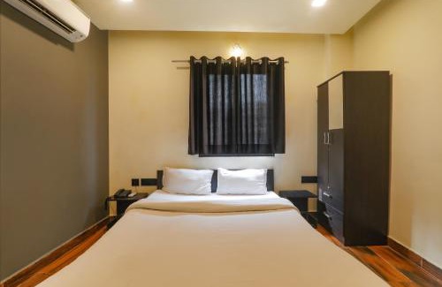 Varanasi Hotel | Fabhotel Lemon Grass
