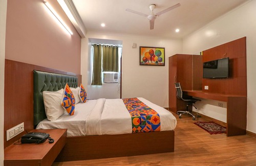Dwarka Hotel | Fabhotel Lime Tree