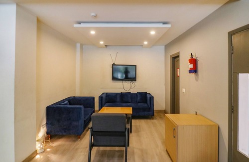 Chittaranjan Hotel | Fabhotel Lord Inn