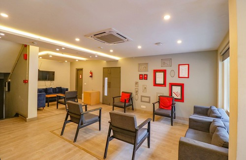 Chittaranjan Hotel | Fabhotel Lord Inn