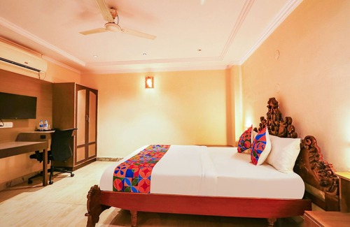 Lakdi Ka Pul Hotel | Fabhotel Maruthi Residency