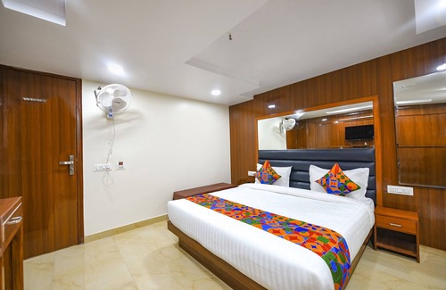 Preet Vihar Hotel | Fabhotel Mona International