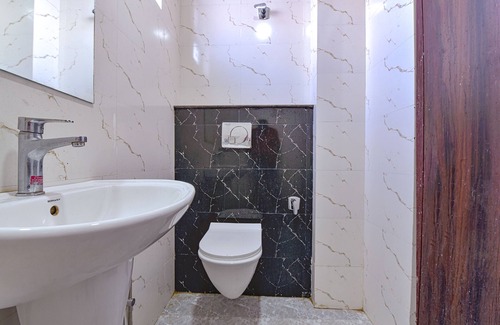 Raja Park Hotel | FabHotel Monark