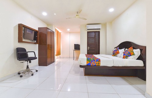 Raja Park Hotel | FabHotel Monark