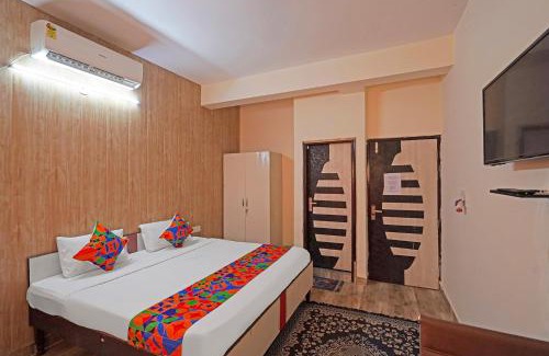 Noida Hotel | FabHotel MVR Stay 116