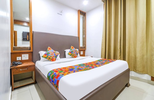 Patna Hotel | FabHotel Nand