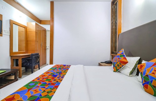 Patna Hotel | FabHotel Nand