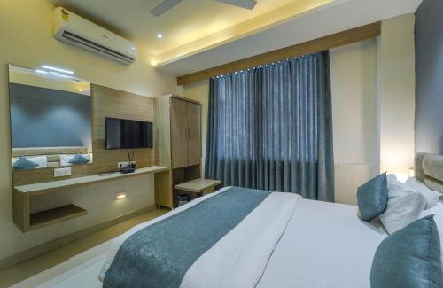Ahmedabad Hotel | FabHotel New Empire