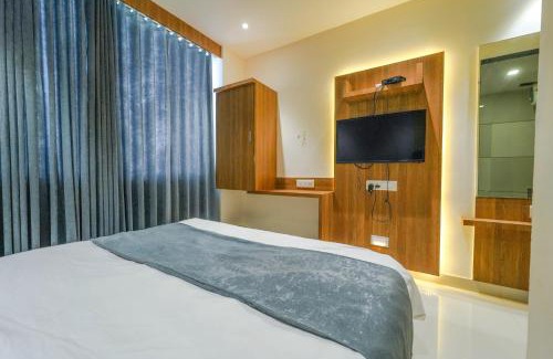 Ahmedabad Hotel | FabHotel New Empire