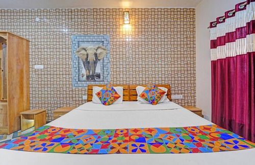 Kandal Hotel | Fabhotel Phoenix Stay