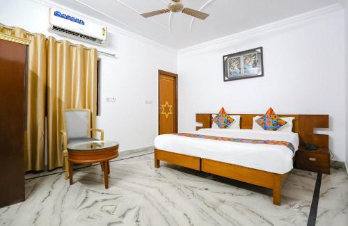 Dwarka Hotel | FabHotel Premium Rooms - Nr Yashobhoomi Convention Centre