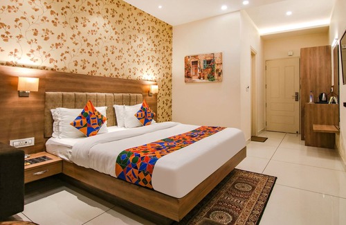 Kharar Hotel | Fabhotel Prime Florida