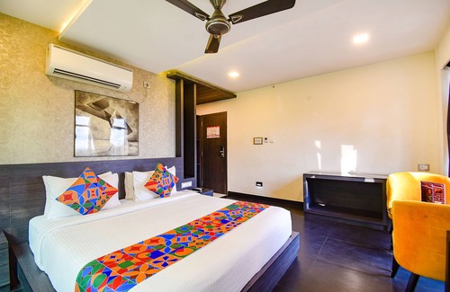 Kolkata Hotel | FabHotel Prime Kzar Corporate near Sealdah – Family & Business Friendly | 2.6 km from US Embassy, Park Street Kolkata