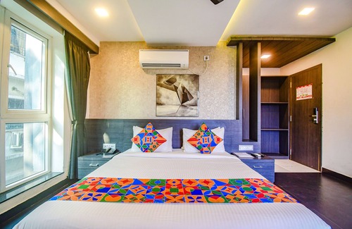 Kolkata Hotel | FabHotel Prime Kzar Corporate near Sealdah – Family & Business Friendly | 2.6 km from US Embassy, Park Street Kolkata
