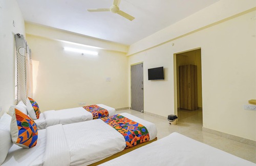 Gachibowli Hotel | Fabhotel Rk Suites