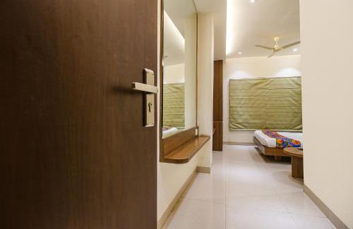 Bhopal Hotel | FabHotel Royal Palace II