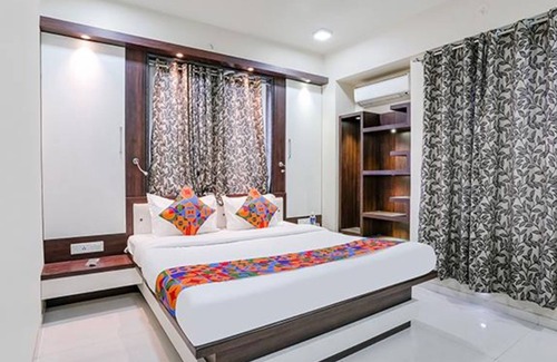 Pimpri Colony Hotel | Fabhotel Rudra Residency