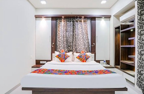 Pimpri Colony Hotel | Fabhotel Rudra Residency