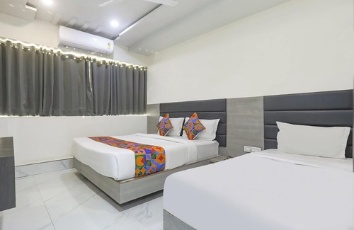 Ahmedabad City Centre Hotel | FabHotel S.S - Opp. Vishwakarma Engineering College
