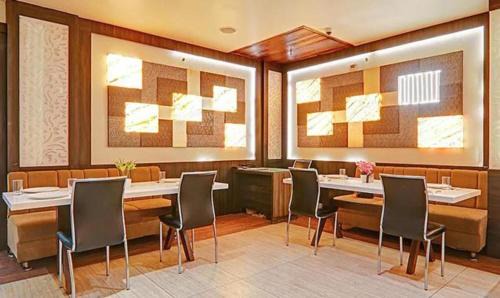 Gomti Nagar Hotel | FabHotel Sam Inn