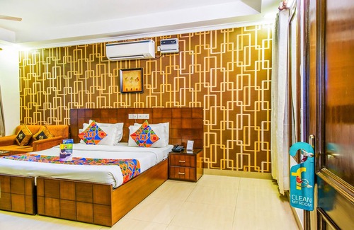 East of Kailash Hotel | Fabhotel Signature Plaza