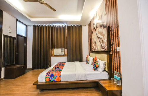 Kalkaji Hotel | Fabhotel Sunrise Villa