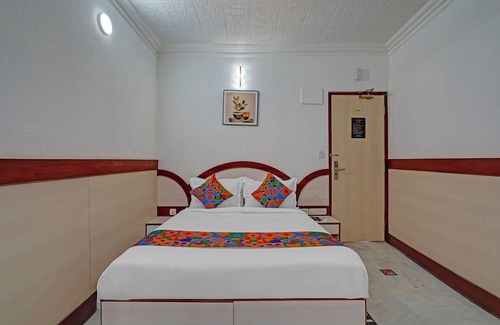 Sadduguntepalya Hotel | Fabhotel The Black Diamond