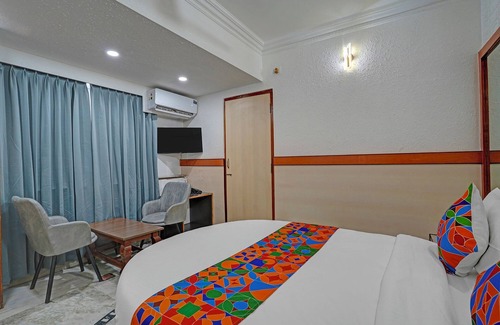 Sadduguntepalya Hotel | Fabhotel The Black Diamond
