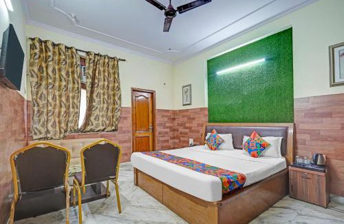 Noida Hotel | FabHotel The Everest 43