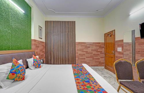 Noida Hotel | FabHotel The Everest 43