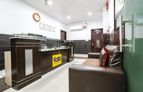 Lajpat Nagar Hotel | FabHotel The Lazeez