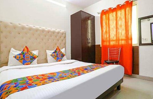 Lajpat Nagar Hotel | Fabhotel The Lazeez
